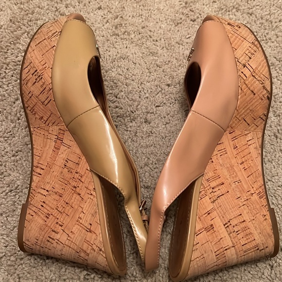 Coach Ferry Peek a Boo Tan Patent Leather Slingback Platform Cork Wedge Sandals - Picture 7 of 7